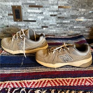 New Balance 608 men’s Gray Athletic Sneakers